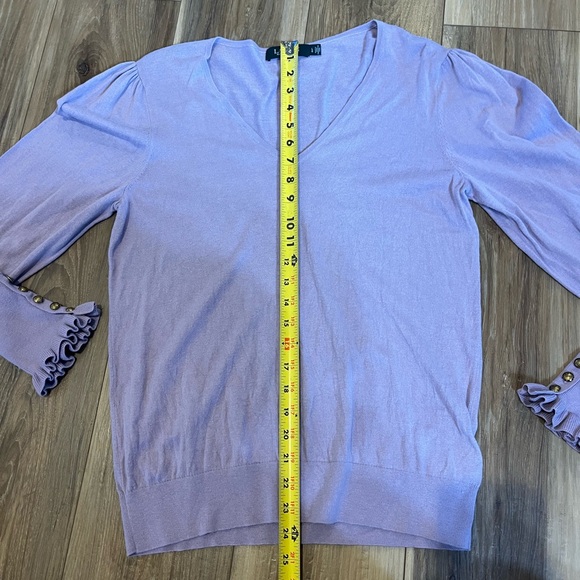 Lauren Ralph Lauren Lavender V-Neck Knit Top Gold Button Ruffle Cuffs Medium - Picture 7 of 8